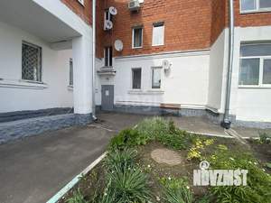 3-к квартира, вторичка, 120м2, 1/3 этаж